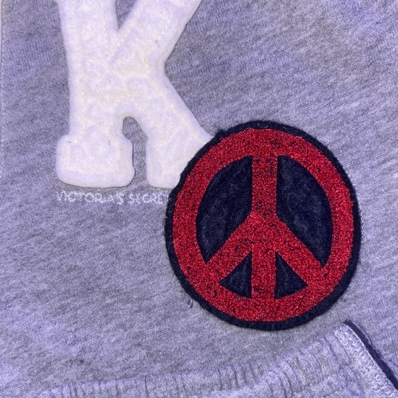 2008 RARE HTF PINK VICTORIAS SECRET VARSITY GREY AND PINK SWEATSUIT - Picture 7 of 15